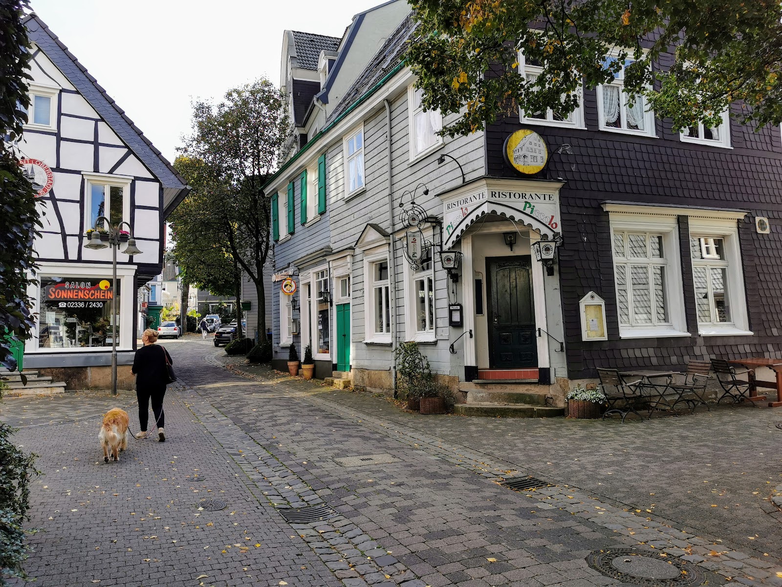 Fachwerk-Ladenfront von Salon Sonnenschein in der Kölner Straße, Schwelm